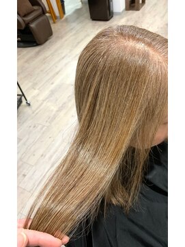 グリート(greet) 魅せるグレイヘア