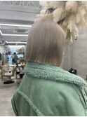 くすみハイトーンボブ