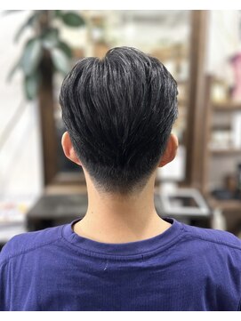 チアロルーチェ(Chiaro Luce) メンズリクルート白髪染めパーマビジネスツーブロック刈り上げ