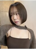 切りっぱなしボブ×フェイスレイヤー×ぱっつん前髪暗めカラー