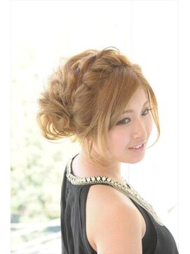 ヘアアンドスパ ロア(Lore) エレガントアップ