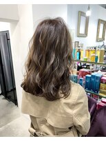 ナイン 麻布十番(NINE)&nbsp;ハイライトで立体的なミルクティーベージュ♪