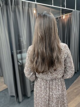 ユーリ(juli) シアーグレージュ