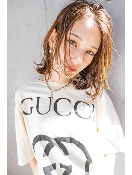 サングース(Sungoose) ミディアムヘア暗めカラーデザインカラーフェイスフレーミング