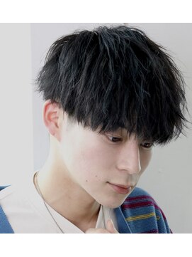 クワトロ オム 大阪梅田(QUATTRO HOMME) 前下がりマッシュ