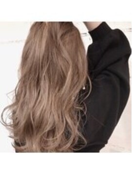 ウノ 若葉台(UNO) 少しトップに近い所からウェーブが出るように巻く外国人風