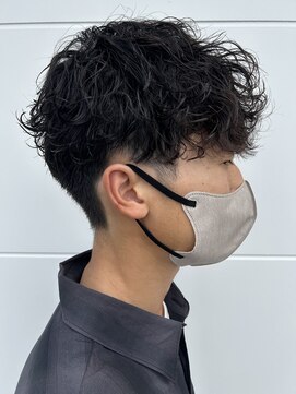 ヒュイル バイ ニアウ(Hwyl by Niau) メンズマッシュパーマツイストスパイラルパーマニュアンスパーマ