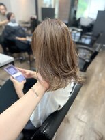 ヴィフ 大船(VIF)&nbsp;レイヤーカットくびれヘアカット白髪ぼかし脱白髪染めハイライト