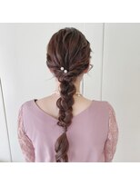 ピエドプールポッシュ(PiED DE POULE POCHE)&nbsp;清楚なのにオシャレな編みおろしアレンジ