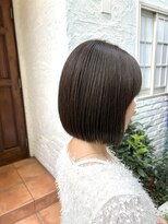 オリーブグレージュ×ボブ