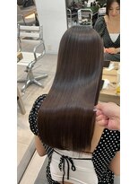 美髪矯正_オリーブベージュレイヤーカットウェットヘア
