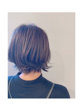 クララデアンシュシュ(Kurara de UN CHOU CHOU) 無造作ショートボブ