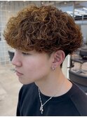 銀座波巻きプードルパーマシャドウパーマメンズマッシュ刈り上げ