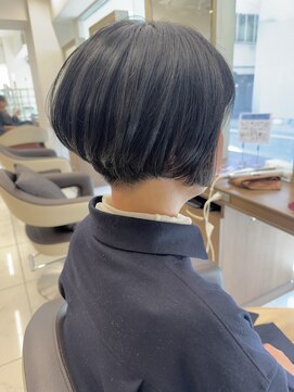 アッシュ 下北沢店(Ash) 黒髪がカッコかわいい刈り上げショート