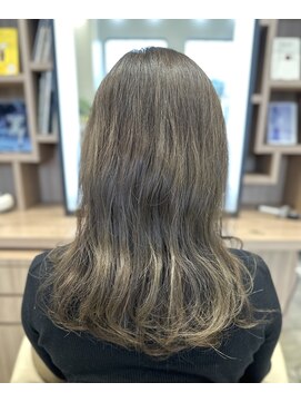 ディーボーイ 健軍店(D-BOY) オリーブベージュ/ベージュ/レイヤーカット