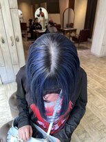 シー(See.)&nbsp;上新庄◎艶感ネイビーブルー×切りっぱなしボブ