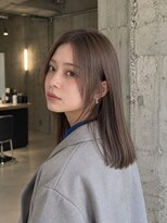 ヒペリカム(hypericum)&nbsp;和歌山／グレージュブラウンのストレートミディ