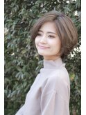 ベージュ