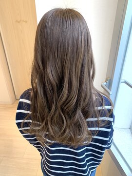 リュドール 名駅(Rue D'or) ブリーチ無しハイライト/アッシュベージュ