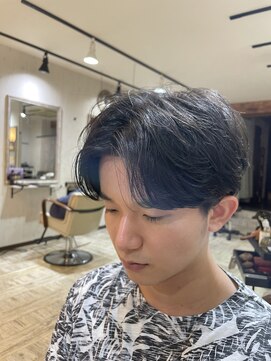 ティアラ 桜木町(TIARA) REAL SALON WORK～メンズカット/センター分け/ツーブロ刈り上げ