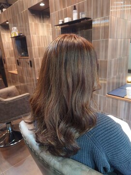 アクアヴィタエ(Aqua vitae) 白髪ぼかしハイライトカラー