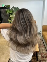 メリー オオサカ(Merly Osaka)&nbsp;筋感多め！バレイヤージュ