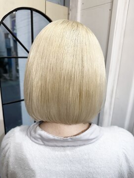 ウーロス(uros.) ボブ☆ホワイトブロンド