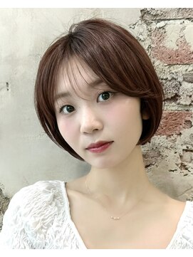 アフロート ルヴア(AFLOAT RUVUA) 【岩田莉奈】ナチュラルレイヤーショートでひし形シルエット新宿