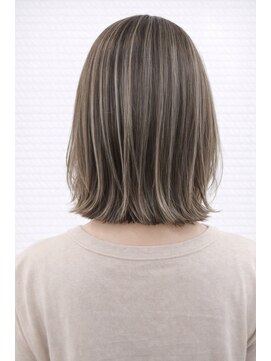 ウル(ulu) 名東区　ハイライト　白髪ぼかし　透明感カラー　ミルクティー