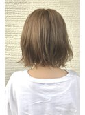 ゆるい外はね×ミルクティベージュ