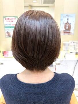 クオリス 上板橋店(QUALIS) 大人女性ひし形ナチュラルショートボブ/丸みショート