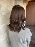 ベージュ
