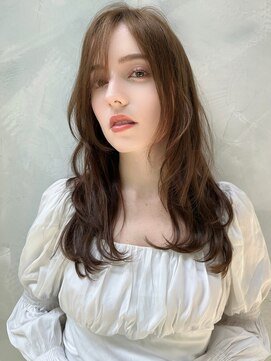 クーエフー(coo et fuu) ロングでも重く見せないシルキーレイヤーカット