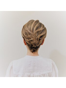 横濱ハイカラ美容院(haikara美容院) ショートヘア　アップスタイル