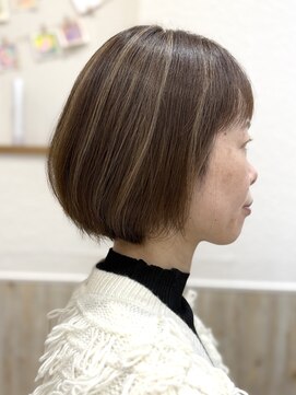 フルブルーム 東林間(fullbloom) 白髪ぼかしハイライトカラーボブカットケアブリーチ