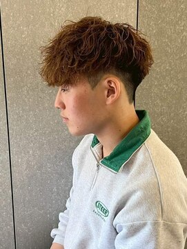 ニアウ 新宿(Niau) MEN’S/リバースセンターパート/ニュアンスパーマ/新宿