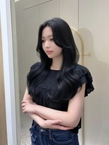 スリー(THREE)&nbsp;大人可愛い上品で艶のあるヘア