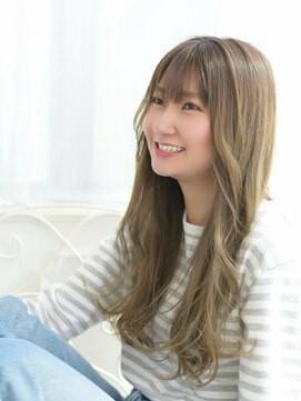 ヘアリゾート粋 新宿三丁目本店 透け感ベージュゆるふわウェーブ