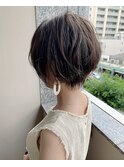 大人可愛い20代30代40代小顔ワンサイドショートボブ丸み前下がり