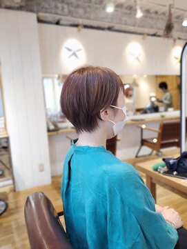 ヘアスペース リズム グリーン(Hair space Rizm green) 超コンパクトショート