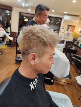 アパッシュ 春光本店(Apache) スキンフェード×ミルクティーベージュ