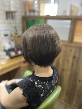 ディープラス(D PLUS) キレイ可愛い！くびれショート