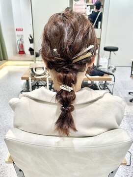 ゼストララ(ZEST Lara) お呼ばれヘアセット☆ミディアム編みおろし【吉祥寺】misaki