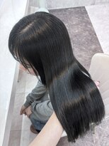 ラビスモア(Lovis moa)&nbsp;外ハネボブ/ホワイトブロンド/ワイドバングブルーブラック