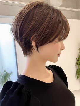 アビリタ(abilita) ハンサムショート くびれヘア 透明感カラー ブラウン 30代40代