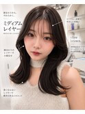 透明感ブラウン ゆるめカール x ミディアム