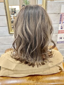 モモ(MOMO) ハイライトカラー