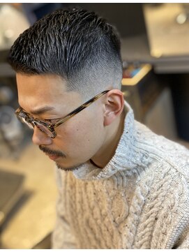 フランクスバーバーザスタンド(Frank’s barber the stand) スキンフェードアップバング　バーバースタイル