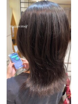 ヴァネッサ VANESSA ミディアムウルフ◎高橋美穂