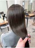 オリーブグレージュ